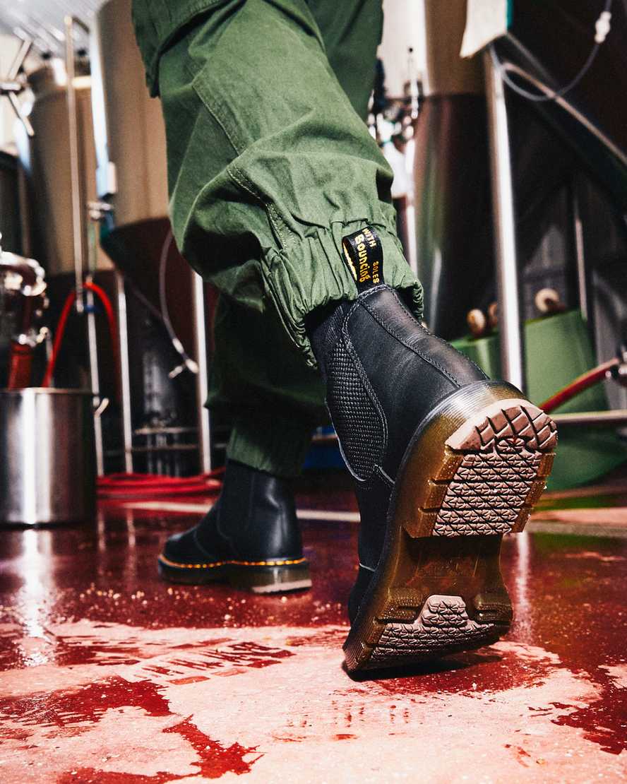 2976 SLIP RESISTANT LEATHER CHELSEA BOOTS