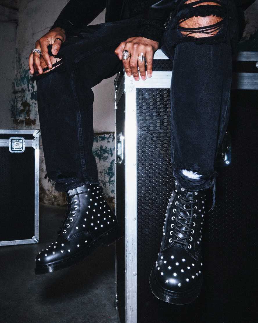 1460 Stud Wanama Leather Lace Up Boots
