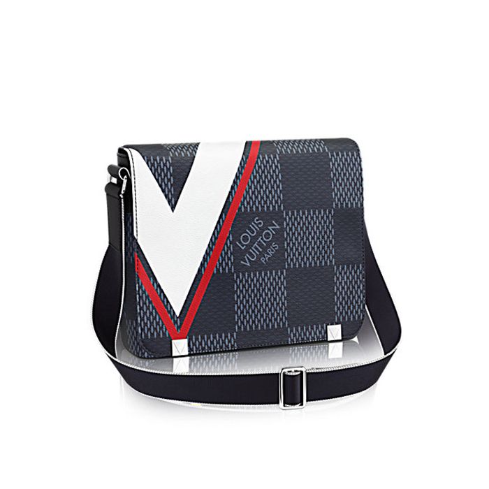 Louis Vuitton District PM