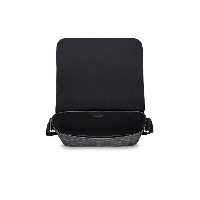 Louis Vuitton District MM M44001