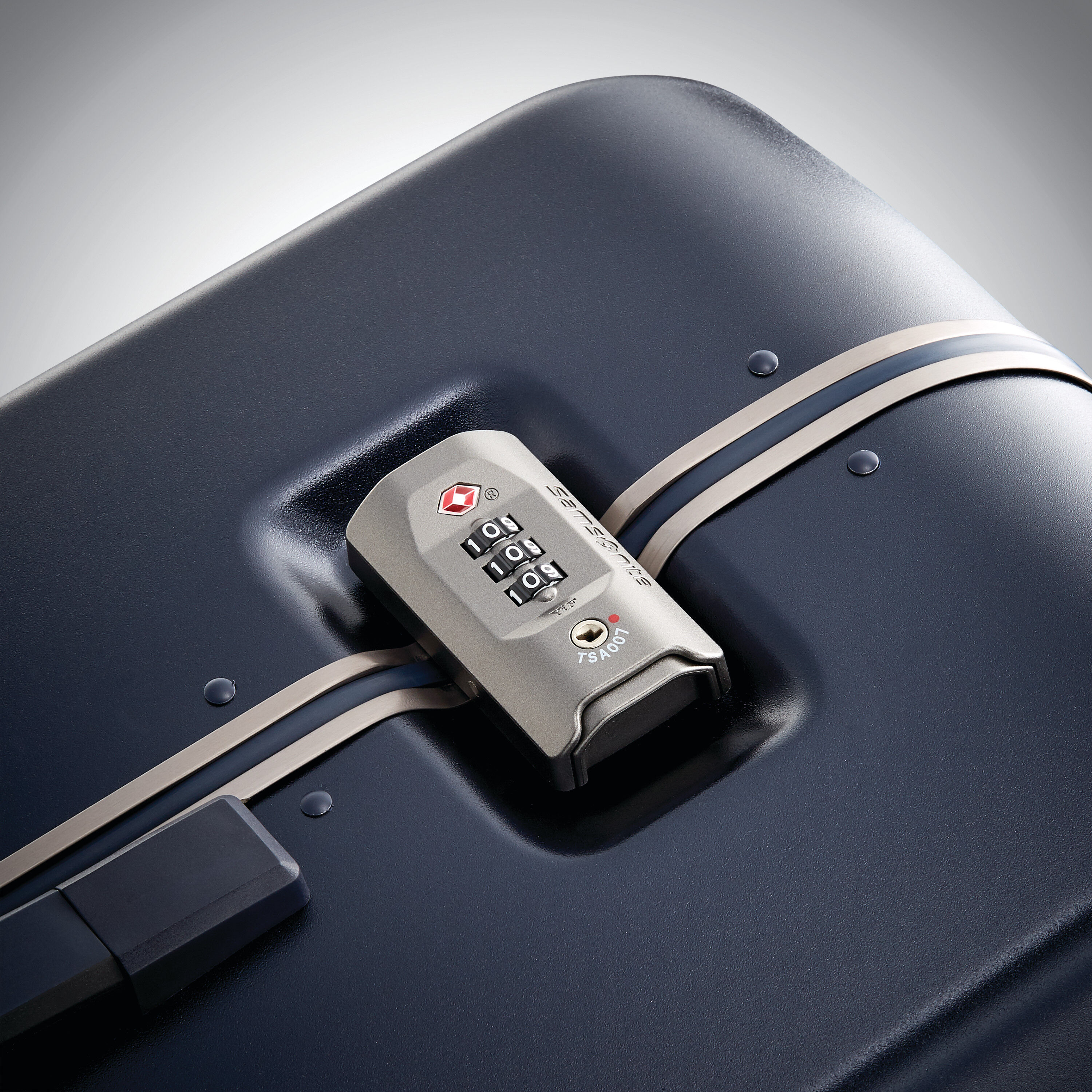 Fortifi Carry-On Spinner Dark Navy