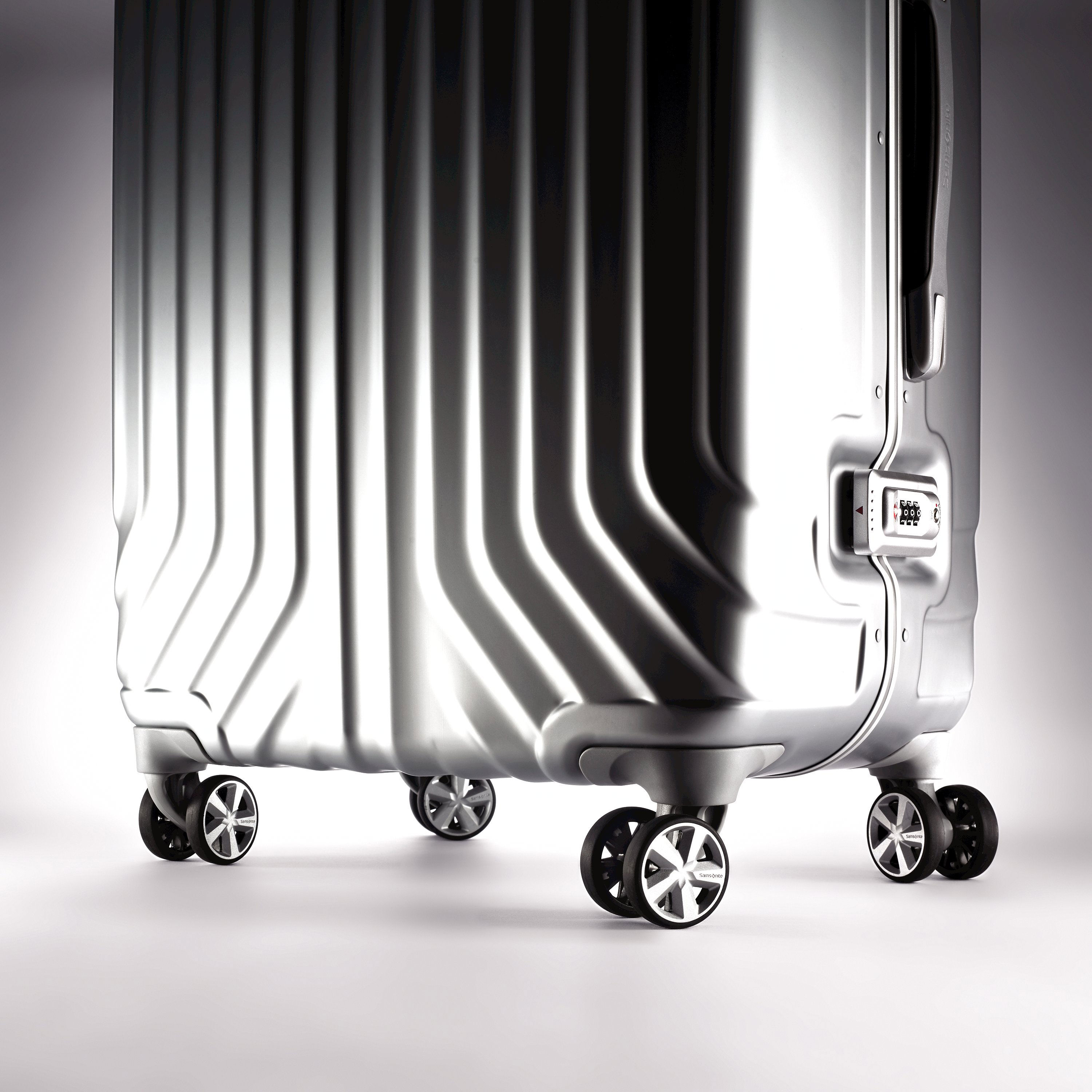 Tru-Frame Carry-On Spinner Matte Sliver