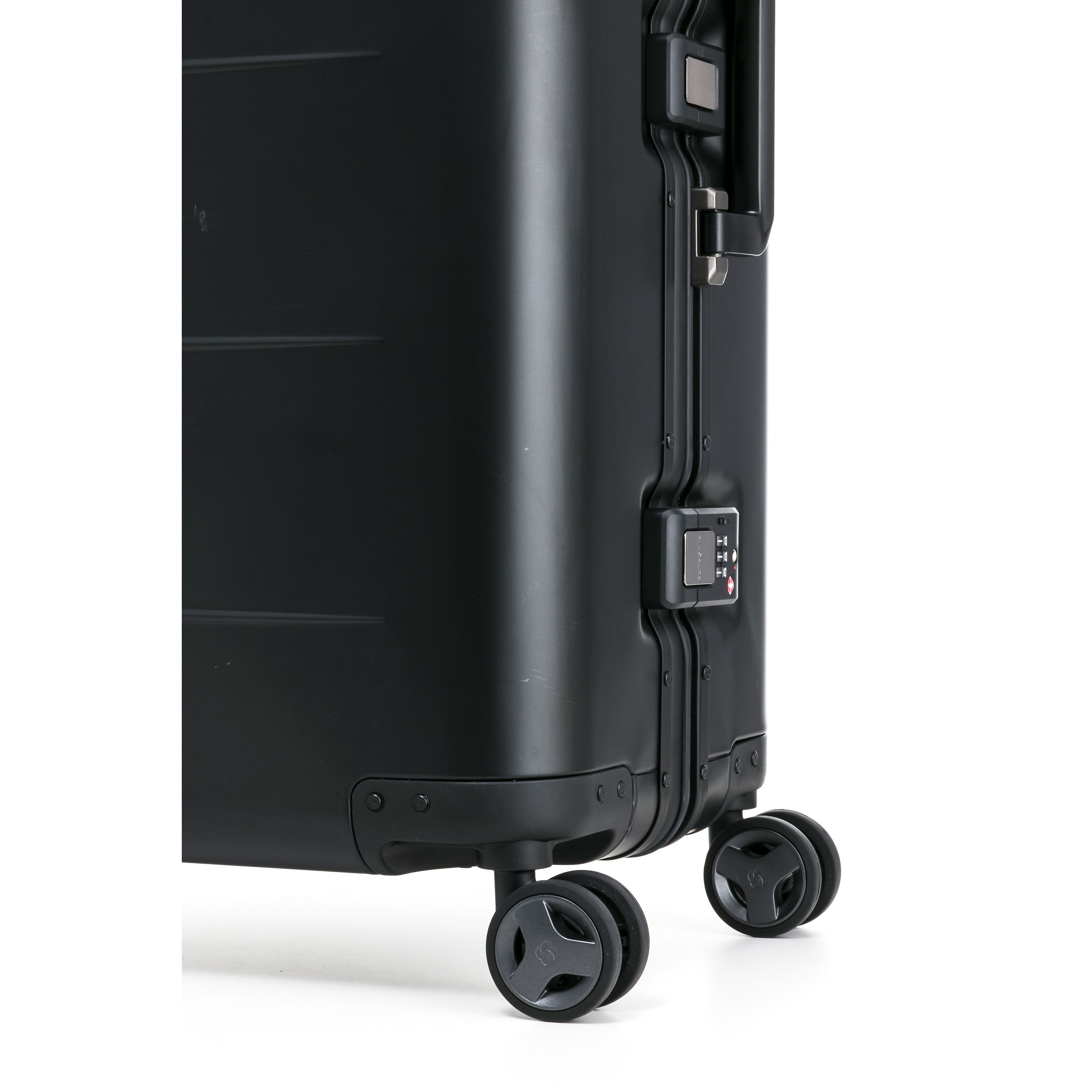 Xylem 2.0 Carry-On Spinner Black