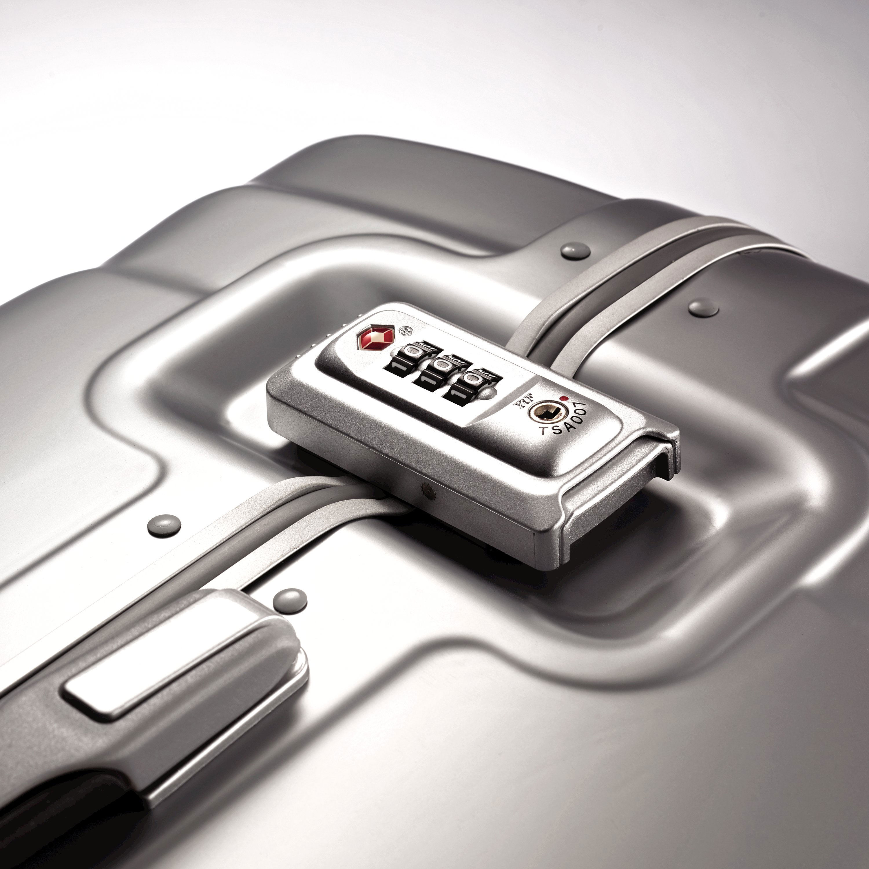 Tru-Frame Carry-On Spinner Matte Sliver