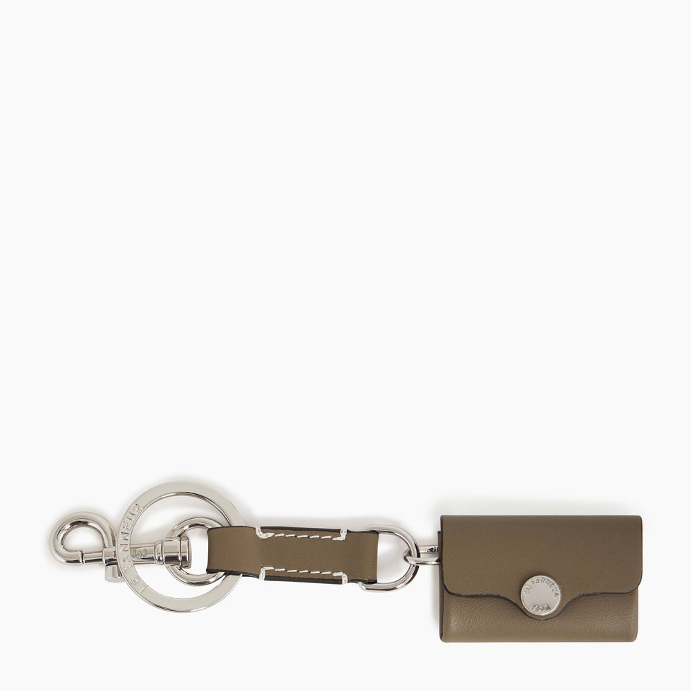 Sans Couture pebbled leather keyring