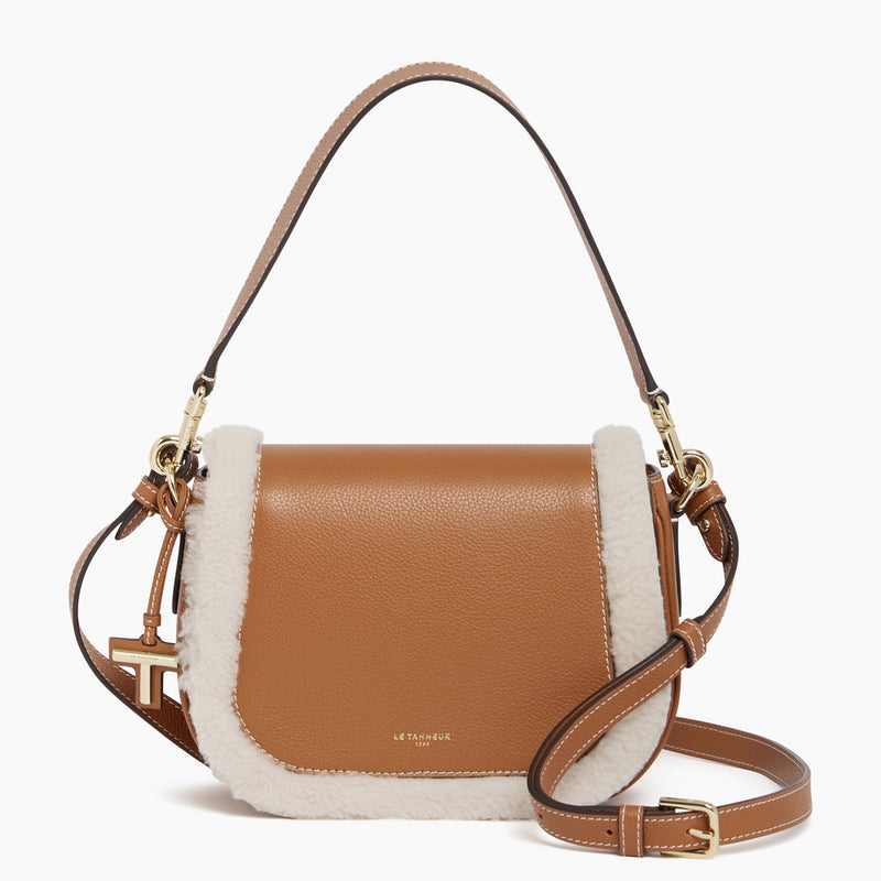 Gisèle medium-sized, crossbody bag in pebbled leather