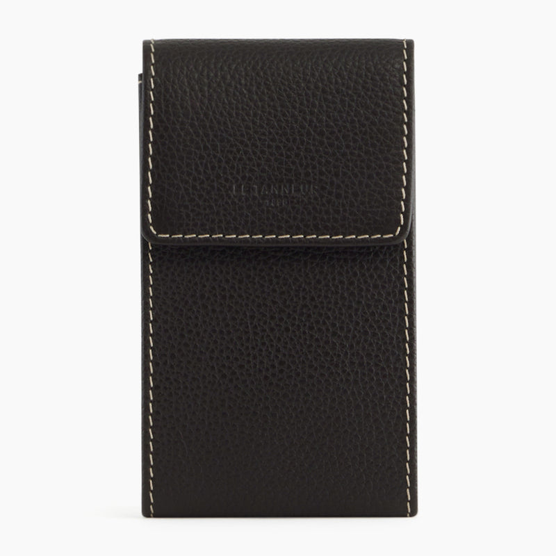 Charles key case with flap closure in pebbled leather