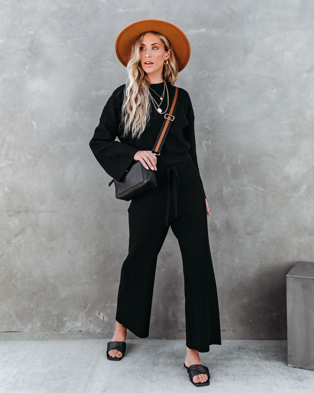 Autumn Splendor Ribbed Knit Crop Top - Black