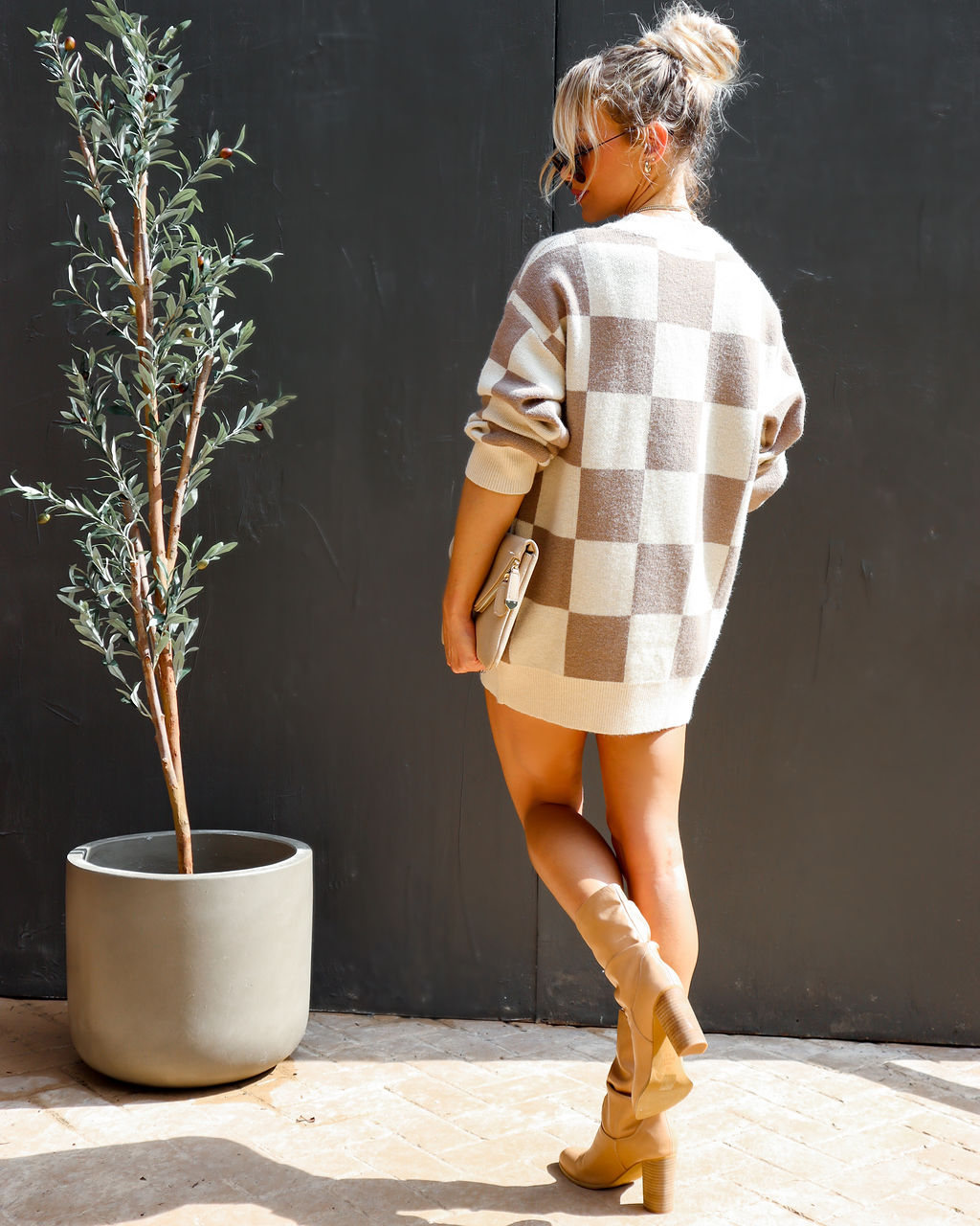 Queen Of Moves Checkered Pullover Sweater - Tan