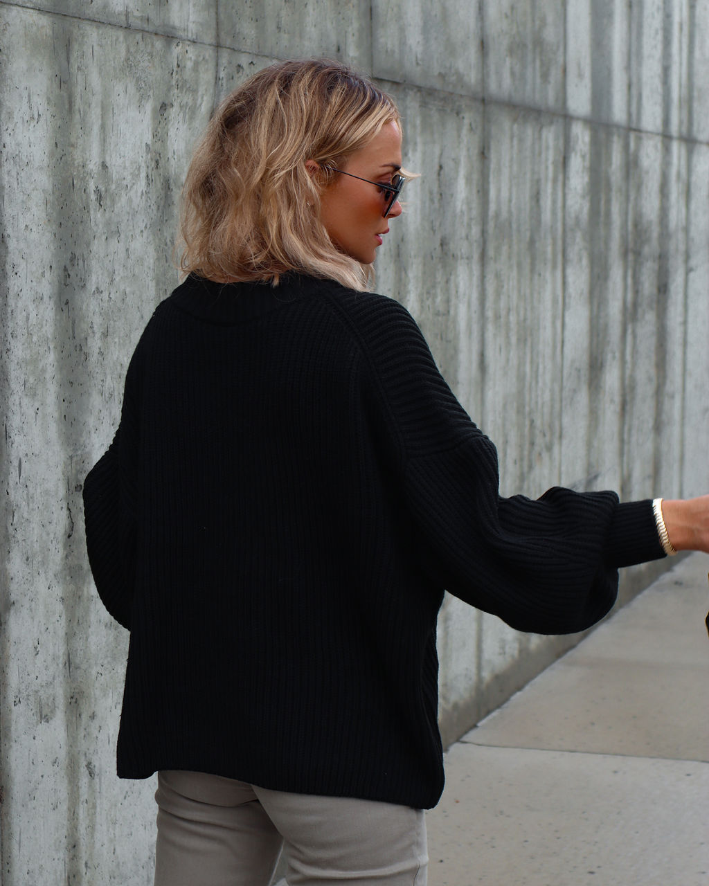 Gwenyth Knit Pullover Sweater - Black