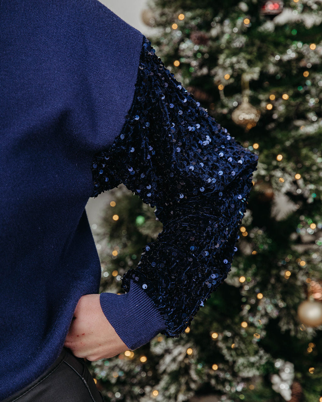 Yumi Contrast Sequin Knit Sweater - Navy