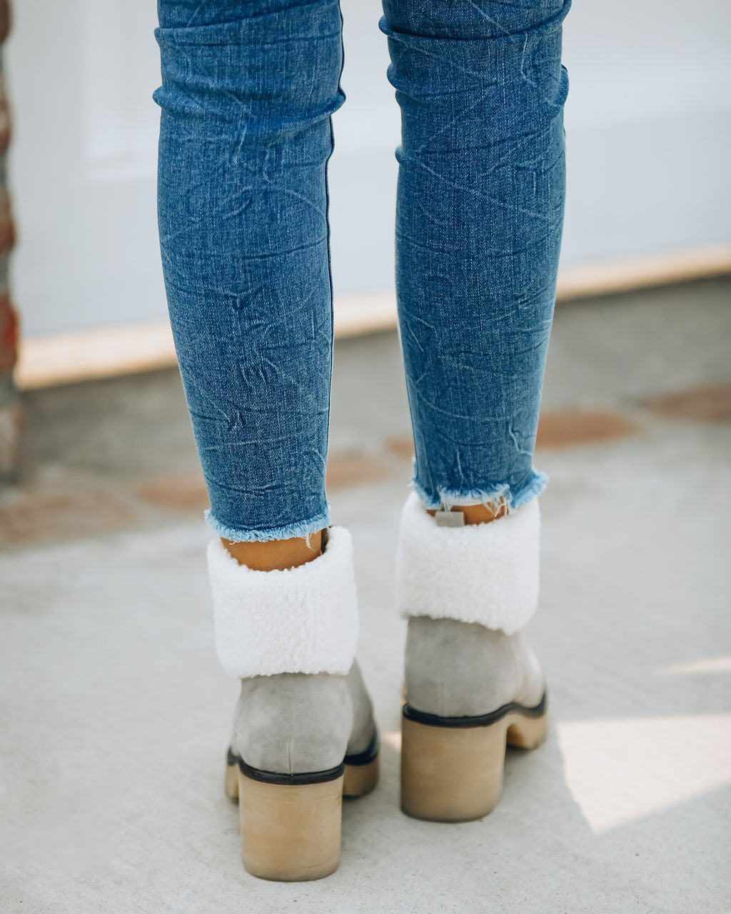 Conquest Heeled Shearling Lace Up Boot - Light Grey