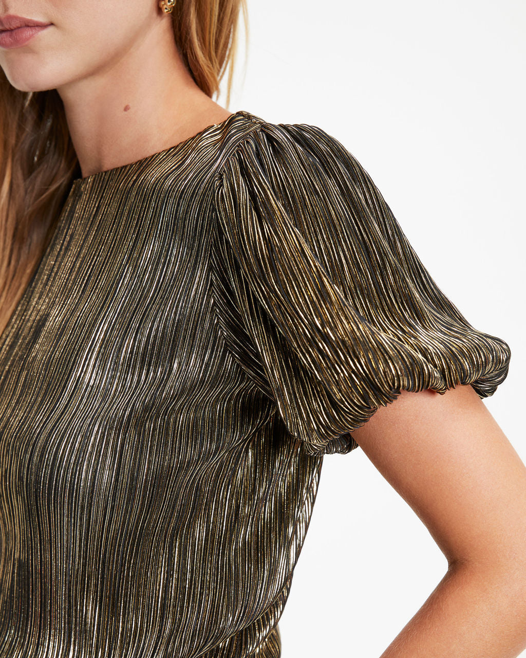 Disco Living Plisse Metallic Puff Sleeve Top
