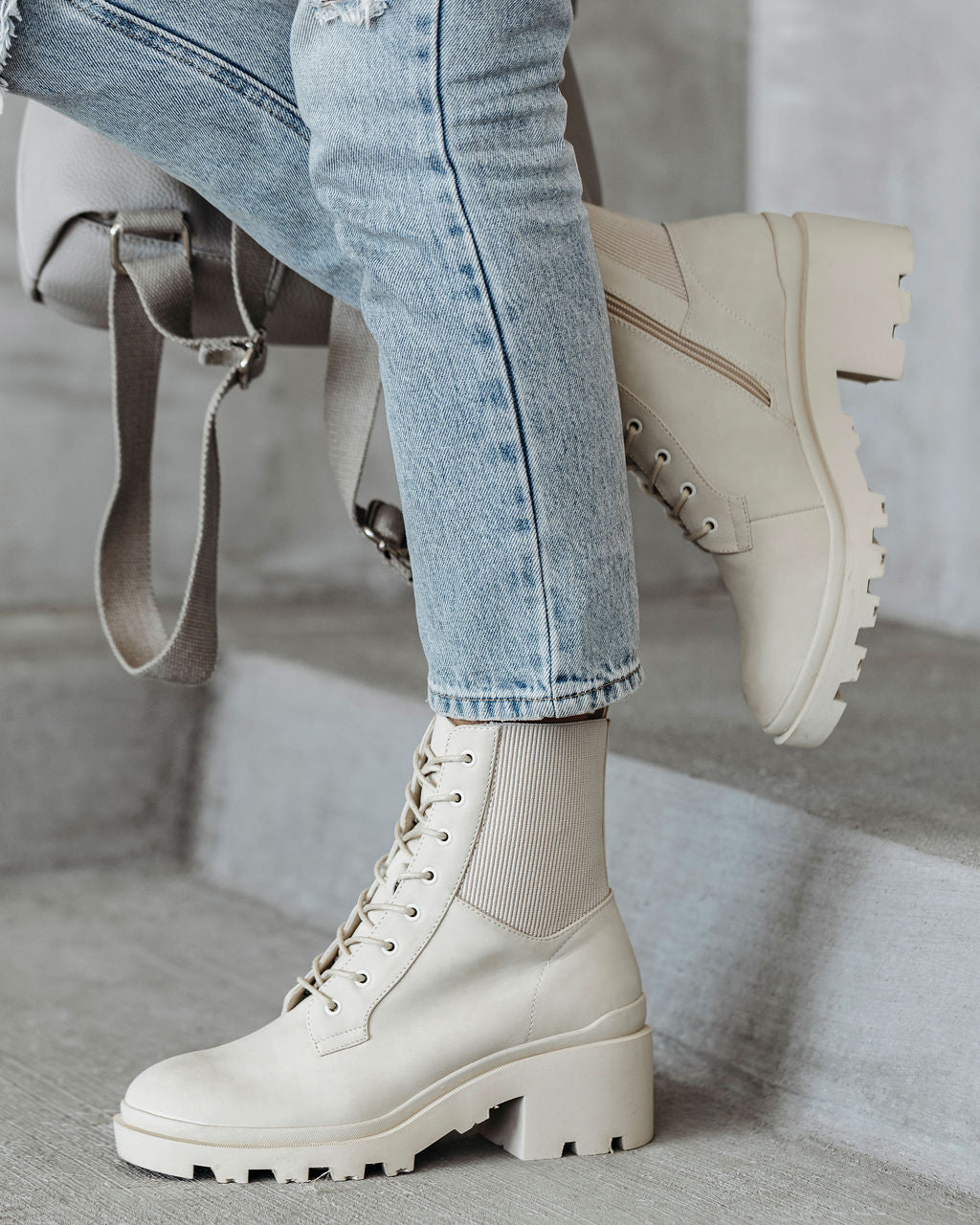 Willa Heeled Lace Up Boot - Cream