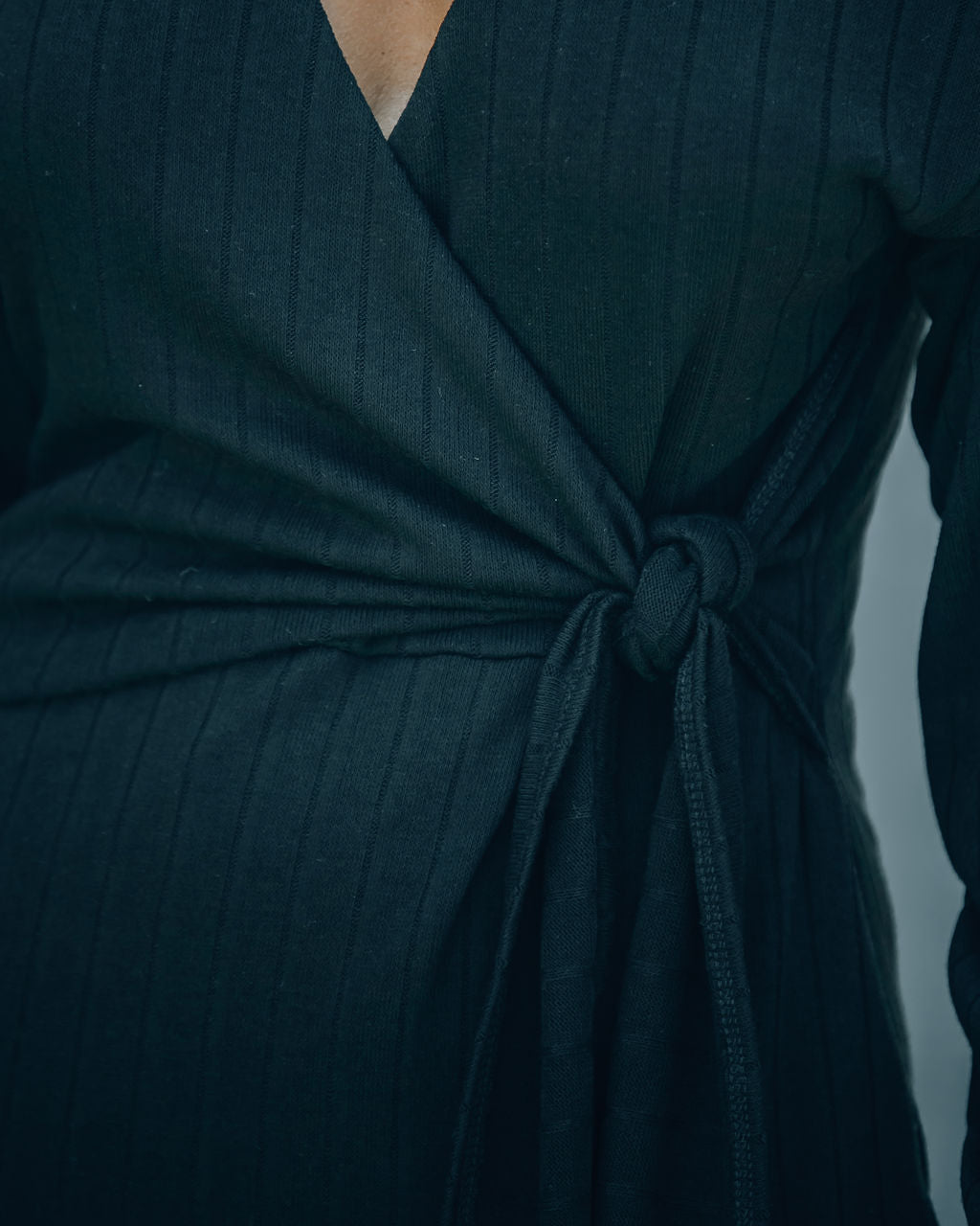 Dante Ribbed Knit Front Tie Midi Dress - Black