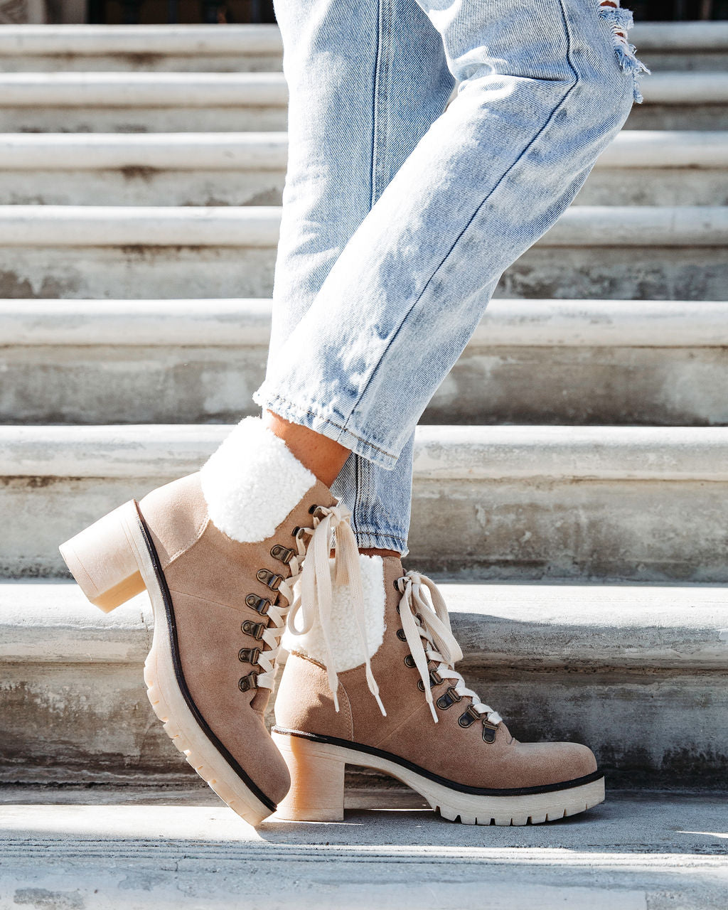 Conquest Heeled Shearling Lace Up Boot - Khaki