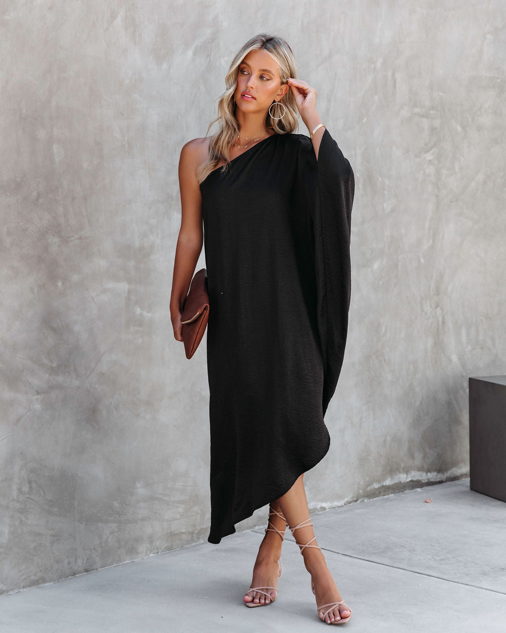 Goddess Of Beauty One Shoulder Satin Maxi Dress - Black