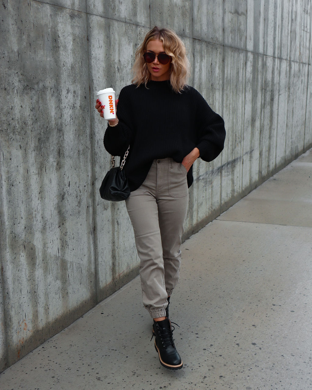 Gwenyth Knit Pullover Sweater - Black