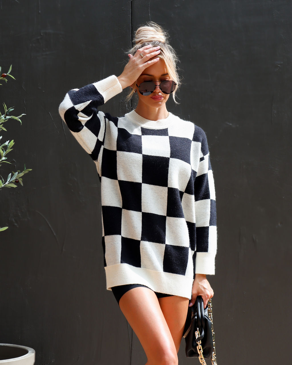 Queen Of Moves Checkered Pullover Sweater - Black