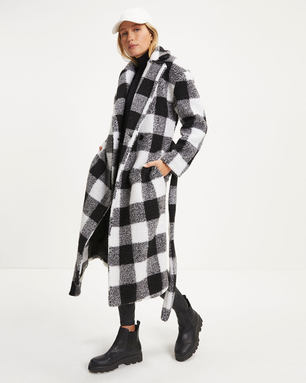 Cabin Fever Teddy Pocketed Coat - White