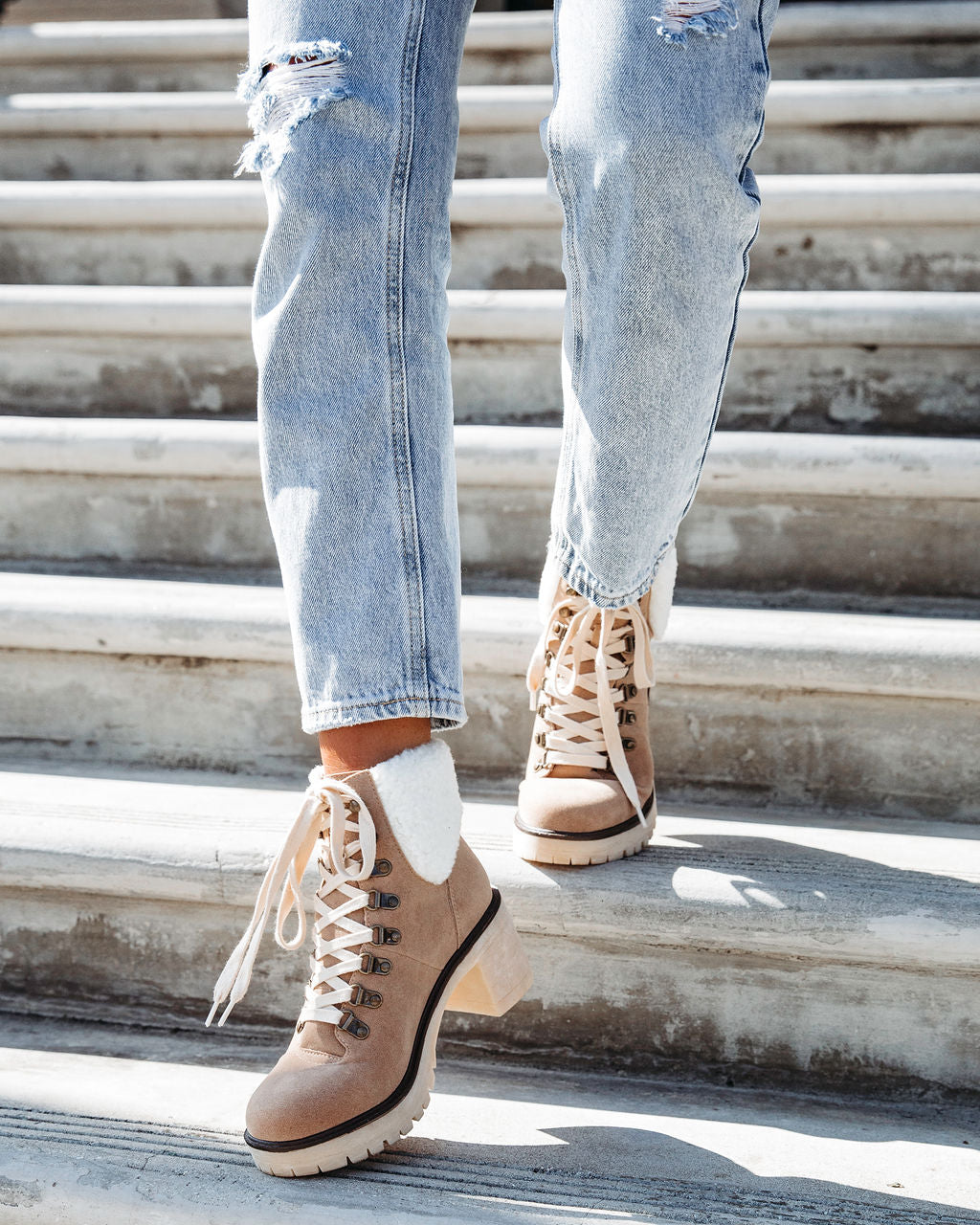 Conquest Heeled Shearling Lace Up Boot - Khaki