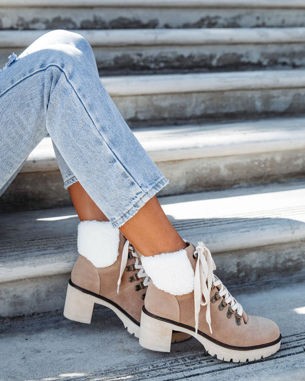 Conquest Heeled Shearling Lace Up Boot - Khaki