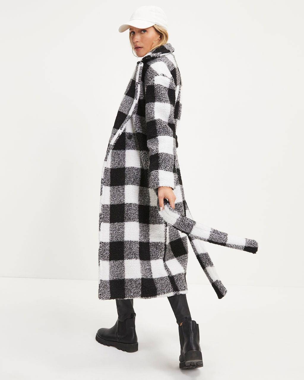 Cabin Fever Teddy Pocketed Coat - White