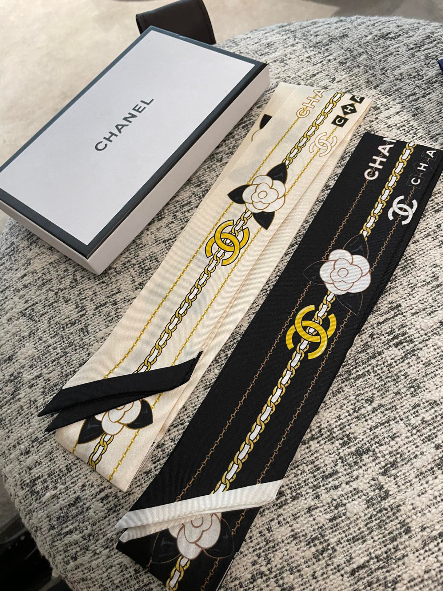 [TOP] CH@NEL Slim Bandeau 120 × 6 cm – Four Colours - Chanel