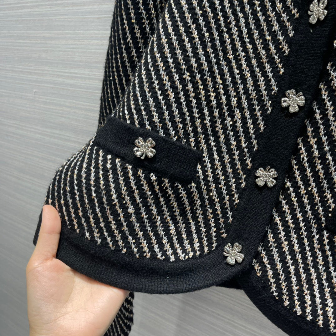 [TOP] CH@NEL Cashmere/Sequins Black and Gold Cardigan - Chanel