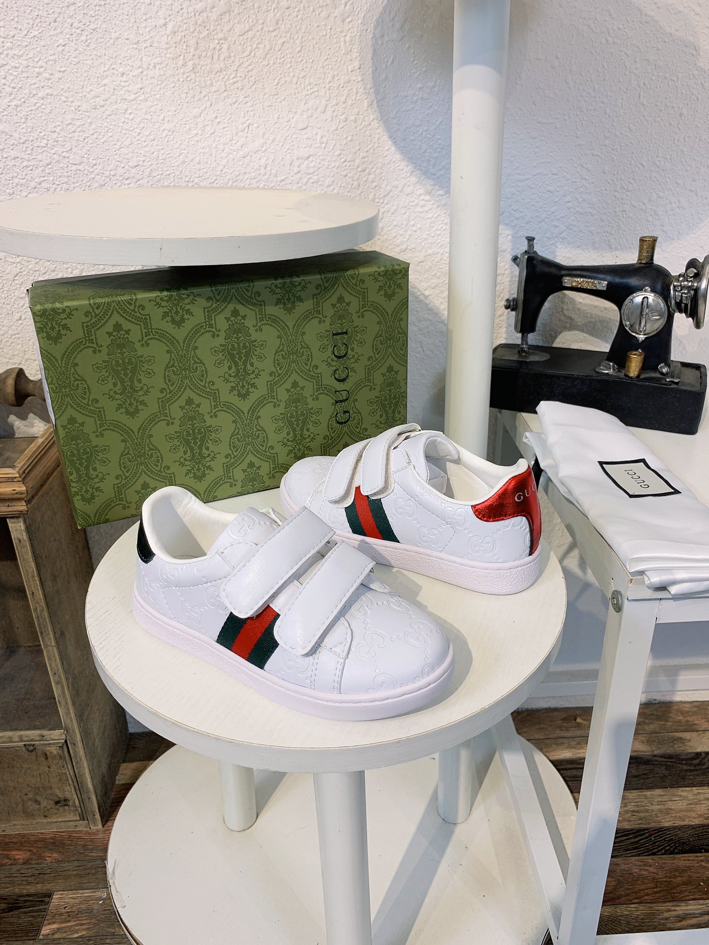 [TOP] GUCC! Leather Sneakers - 5 Color