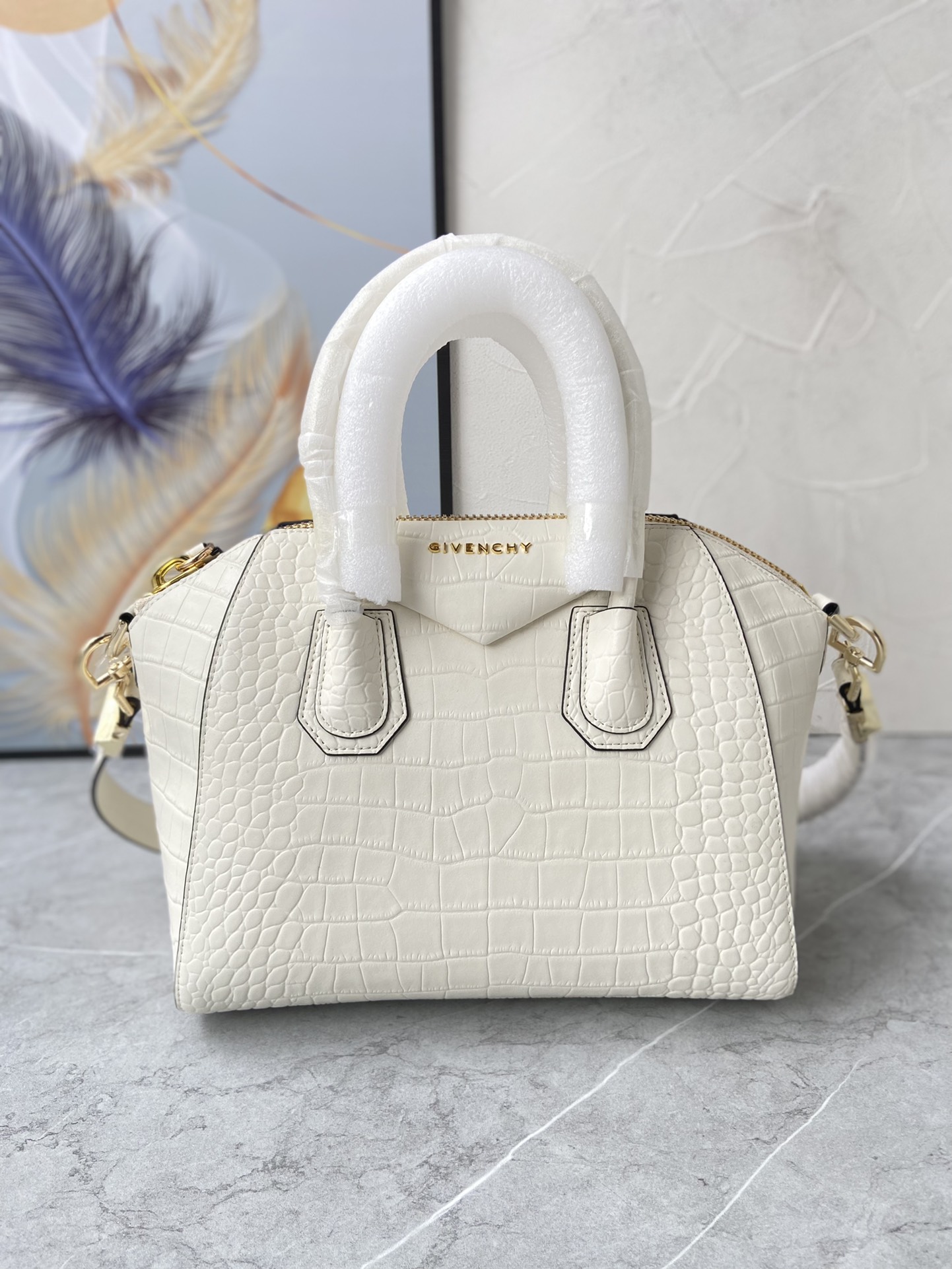 [Top] GIV€NCHY Antigona Crocodile Handbag - Givenchy