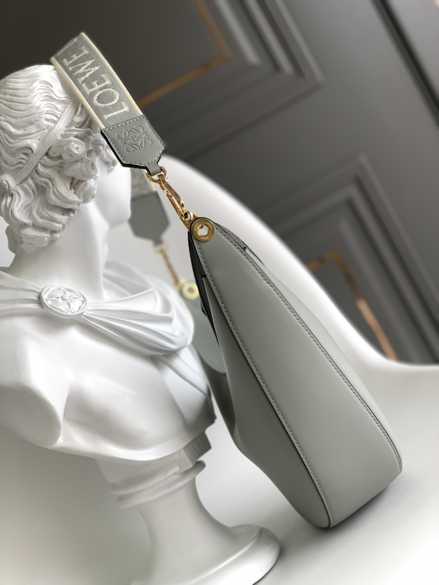 [TOP] LOEW€ Calfskin Luna Bag - Gray - Loewe