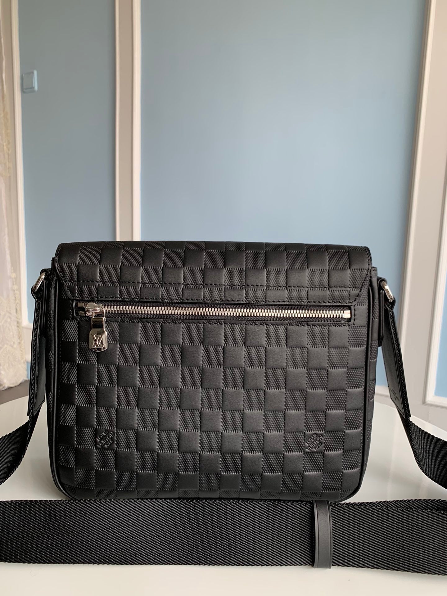[TOP] L&V L*V District Damier Infini PM - Black - LV Louis Vuitton