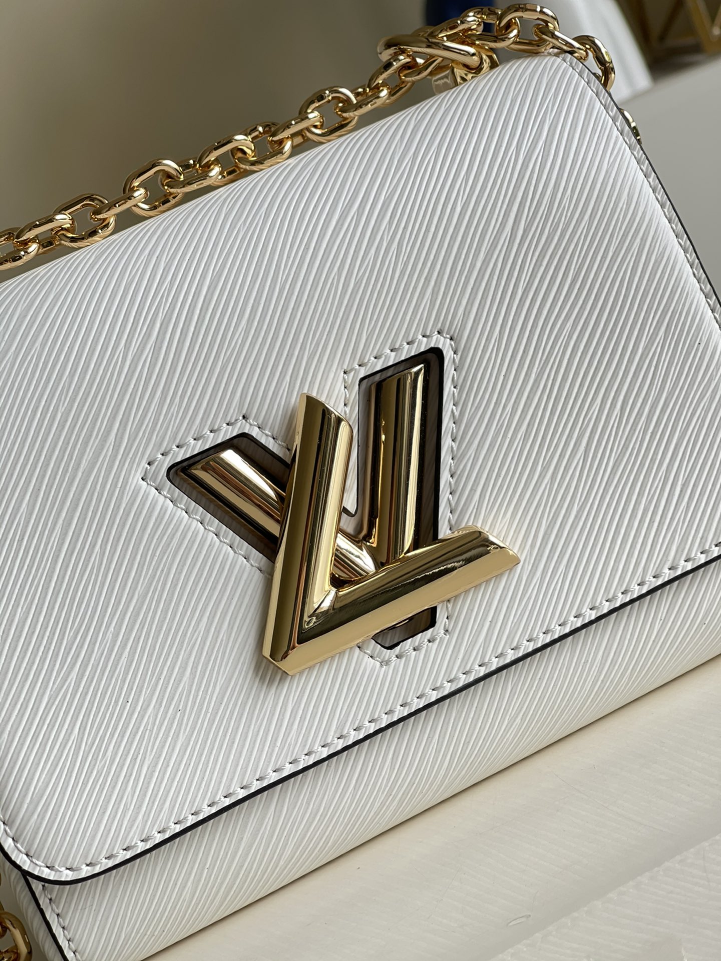 [TOP] L&V Mini LV Epi Twist Bag - White - LV Louis Vuitton