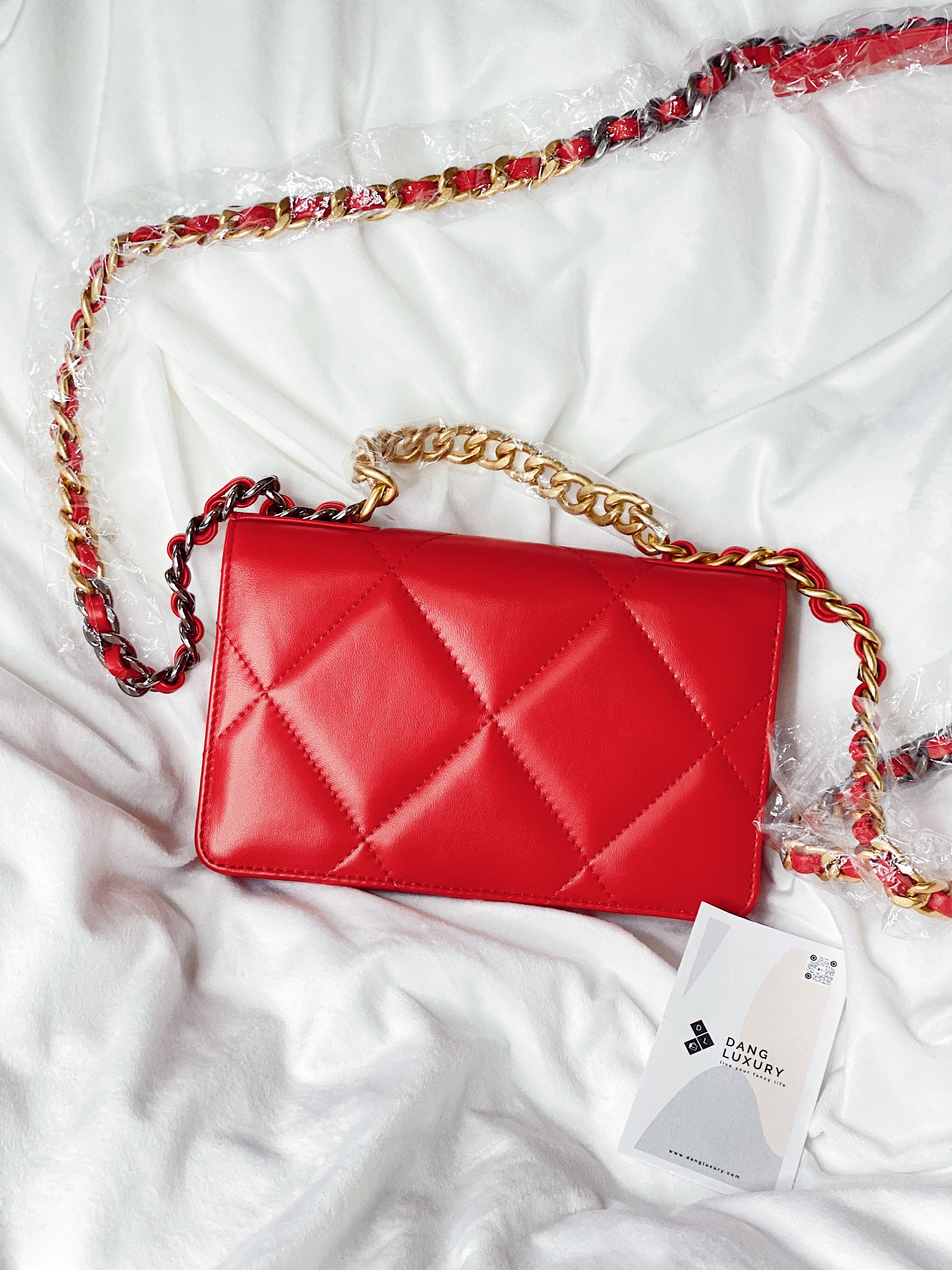 [TOP] CH@NEL 19 Bag Chain Plain Logo Clutch - RED - Chanel