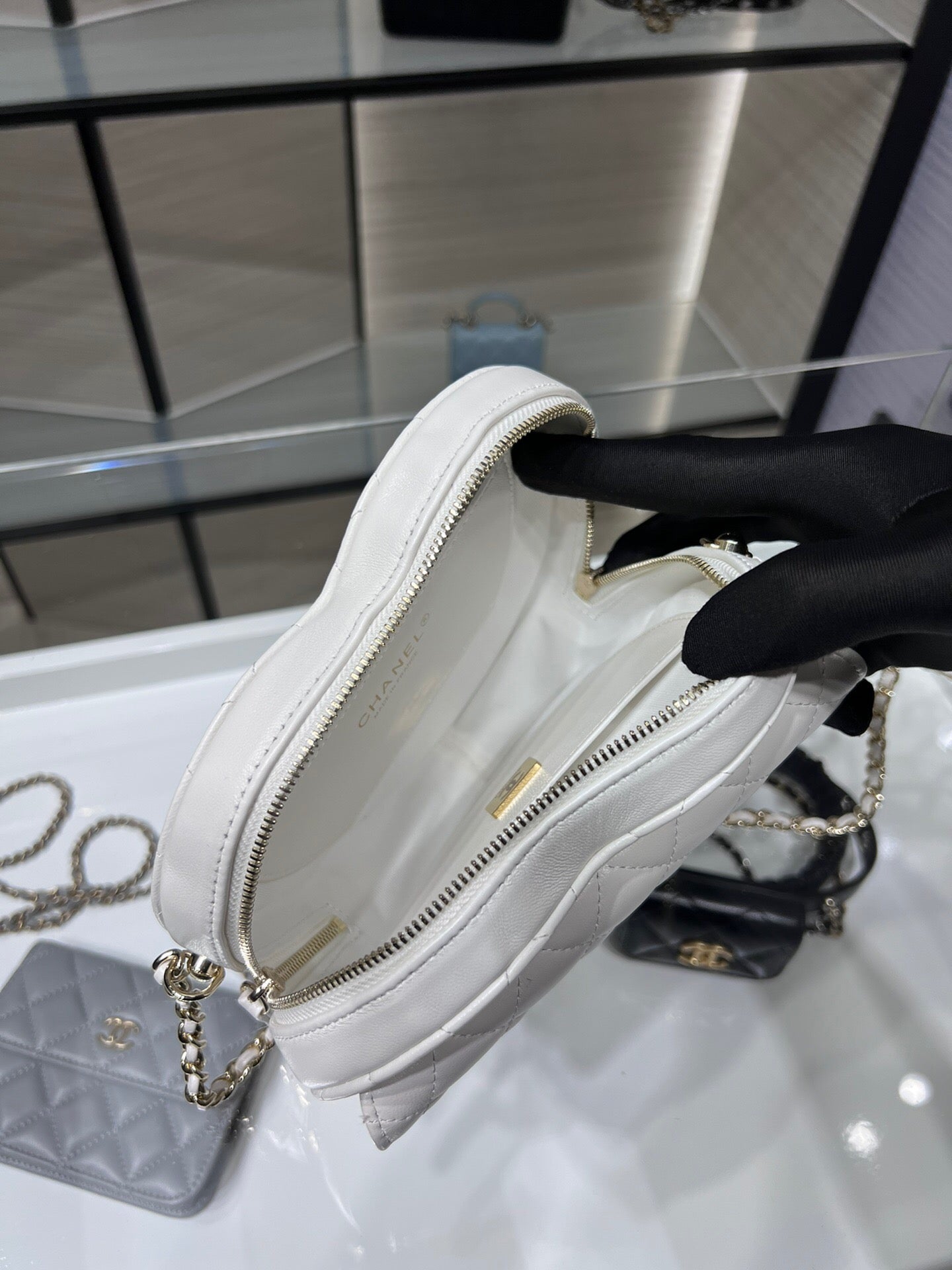 [TOP] CH@NEL Heart Bag Large - White & GHW - Chanel