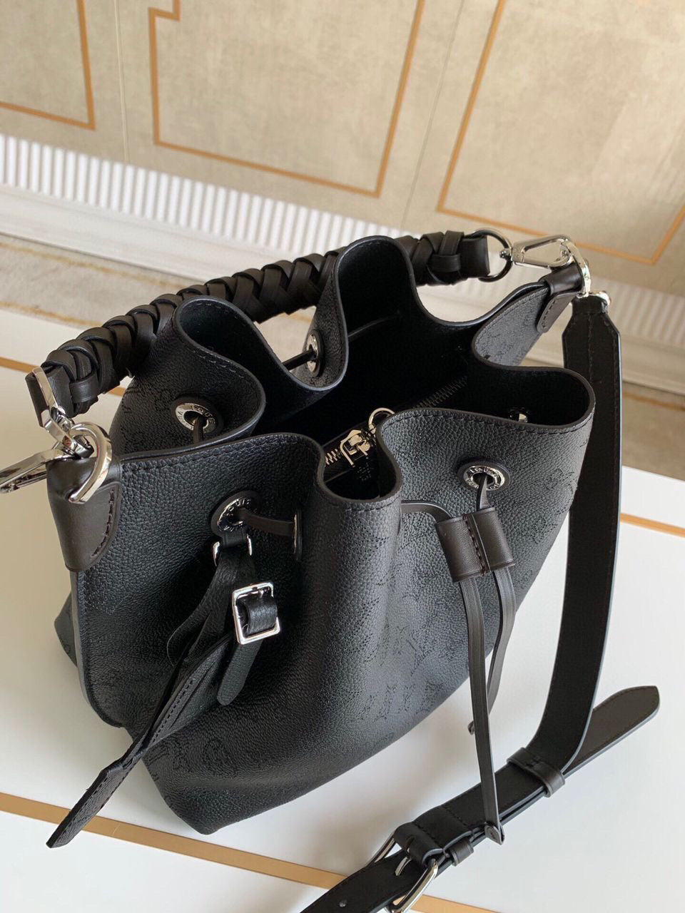 [TOP] L&V L*V Muria Mahina Leather Bag - Black - LV Louis Vuitton