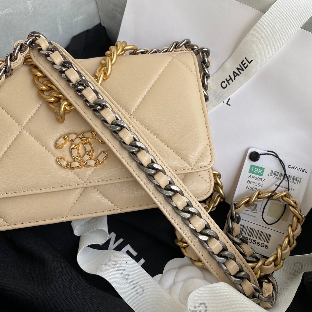 [TOP] CH@NEL 19 WOC Bag - Beige - Chanel