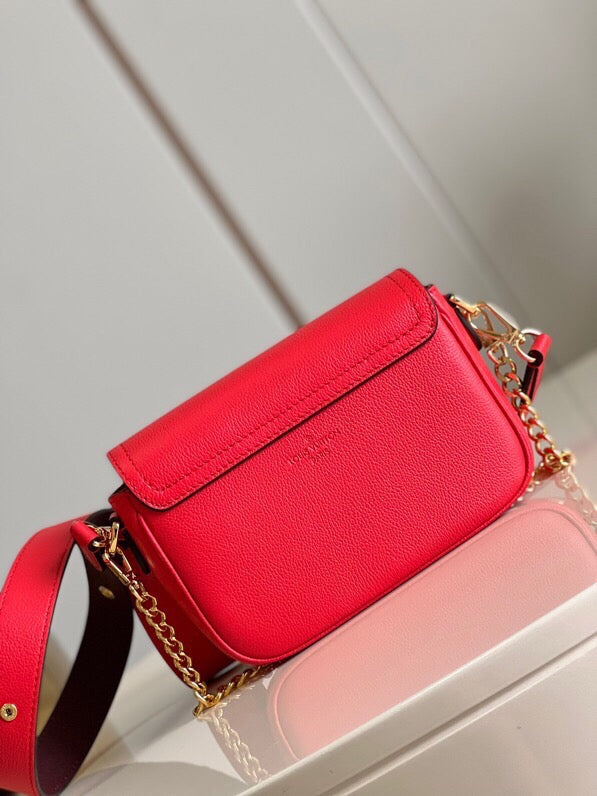 [TOP] L&V L*V Lock Me Tender - Red - LV Louis Vuitton