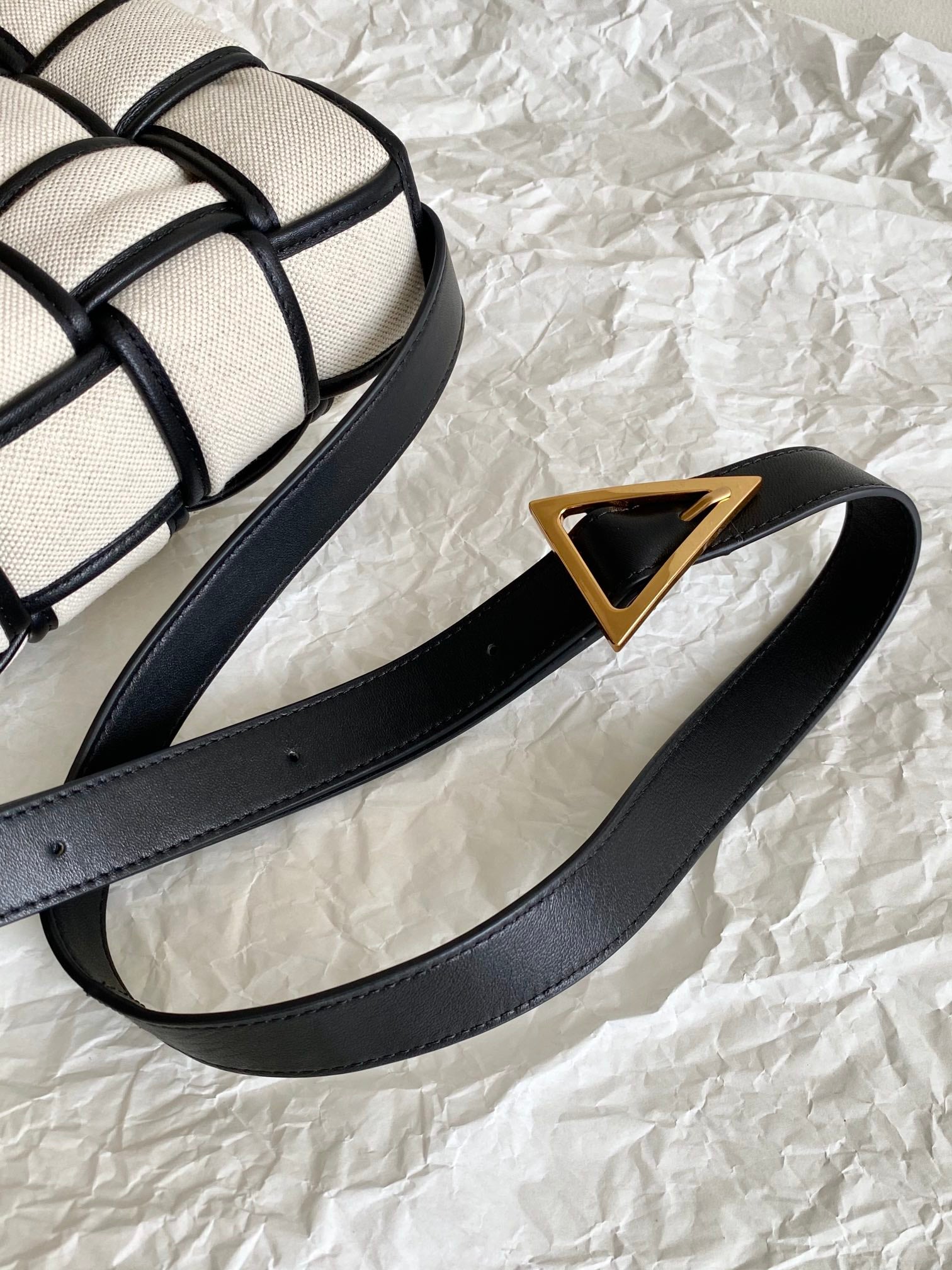 [TOP] B&V BV Padded Cassette Bag - Natural/Black - Bottega Veneta