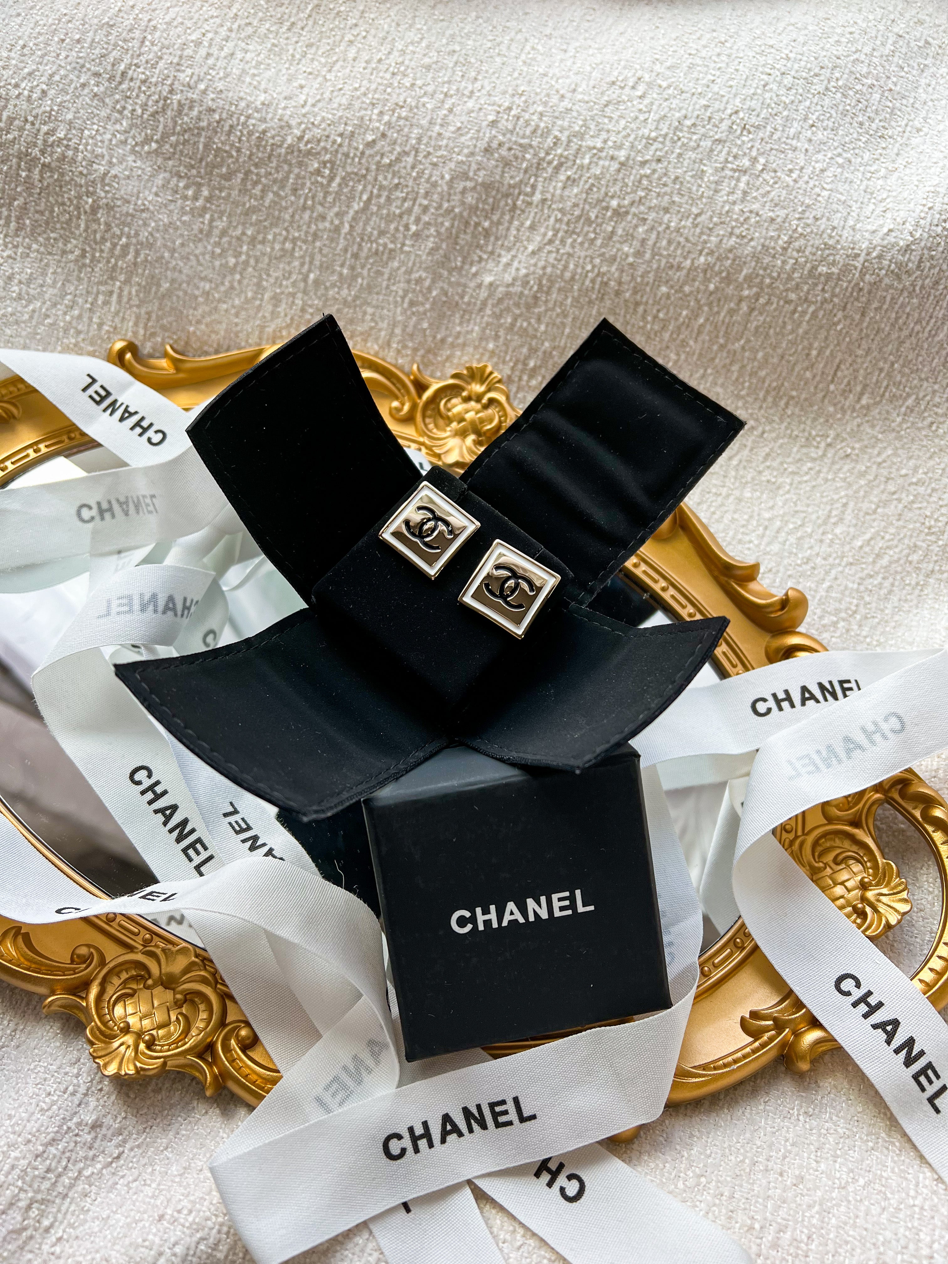 [TOP] CH@NEL Square Black Coco Stud Earrings - Chanel