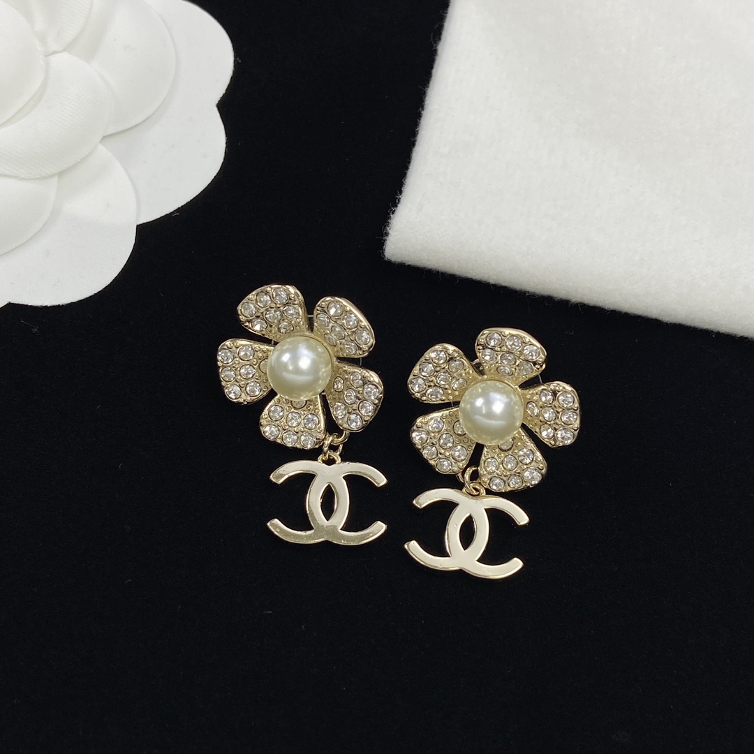 [TOP] CH@NEL Metal Flower Pearl/Diamond Earrings - Gold - Chanel