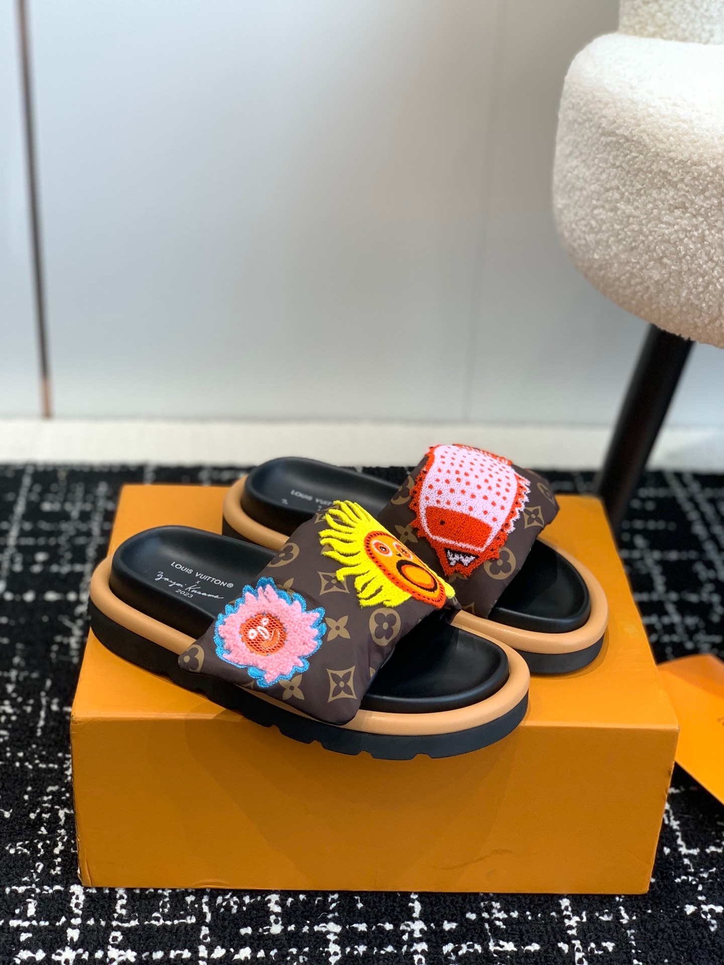 [TOP] L&V L*V Flat Comfort quilted Sliders - 3 Colours - LV Louis Vuitton