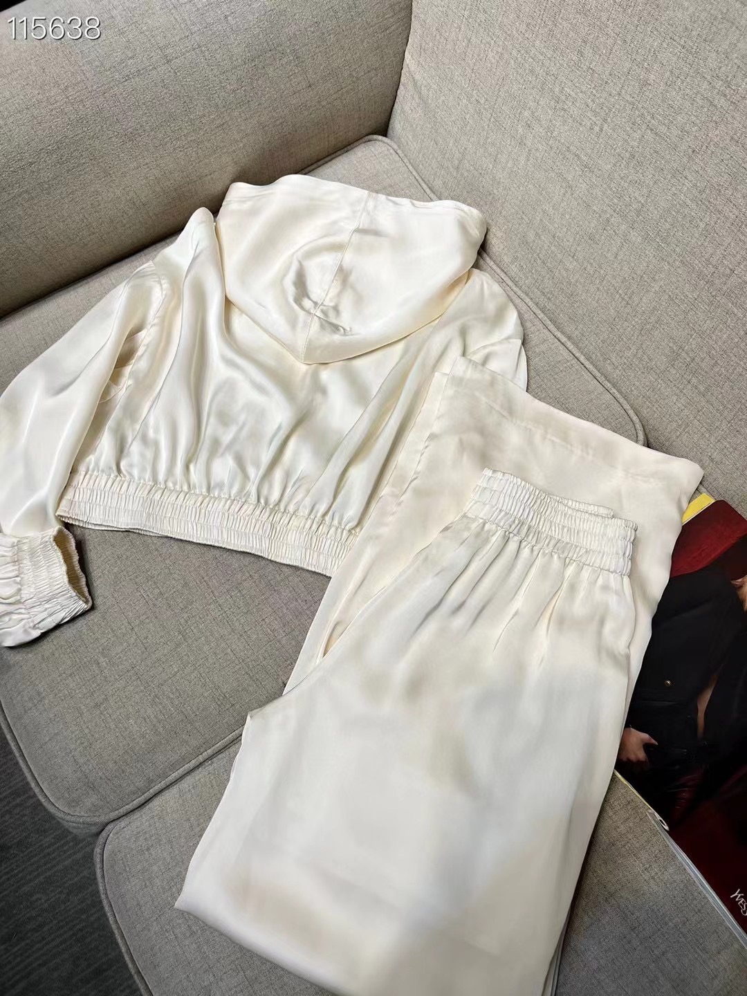 [TOP] PR@DA Satin Sweater Jacket Pants Set - White - Prada