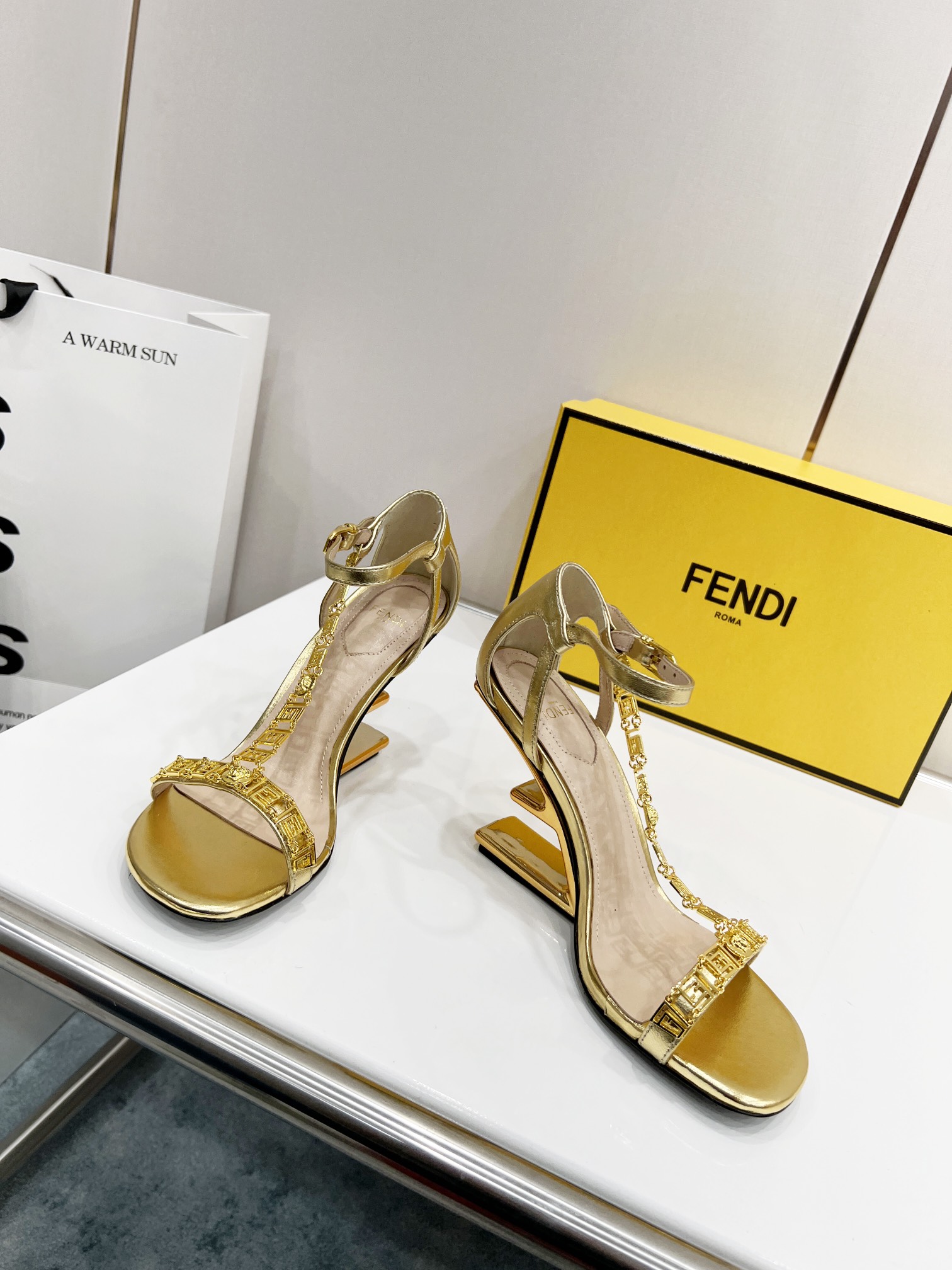 [TOP] F€NDI Fendi First High Heel - Gold - Fendi
