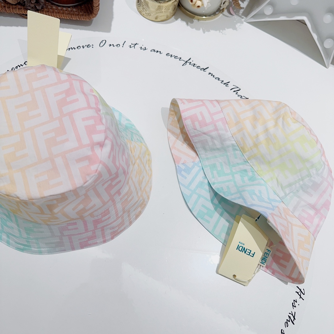 [TOP] F€NDI Kid's Hat - Color