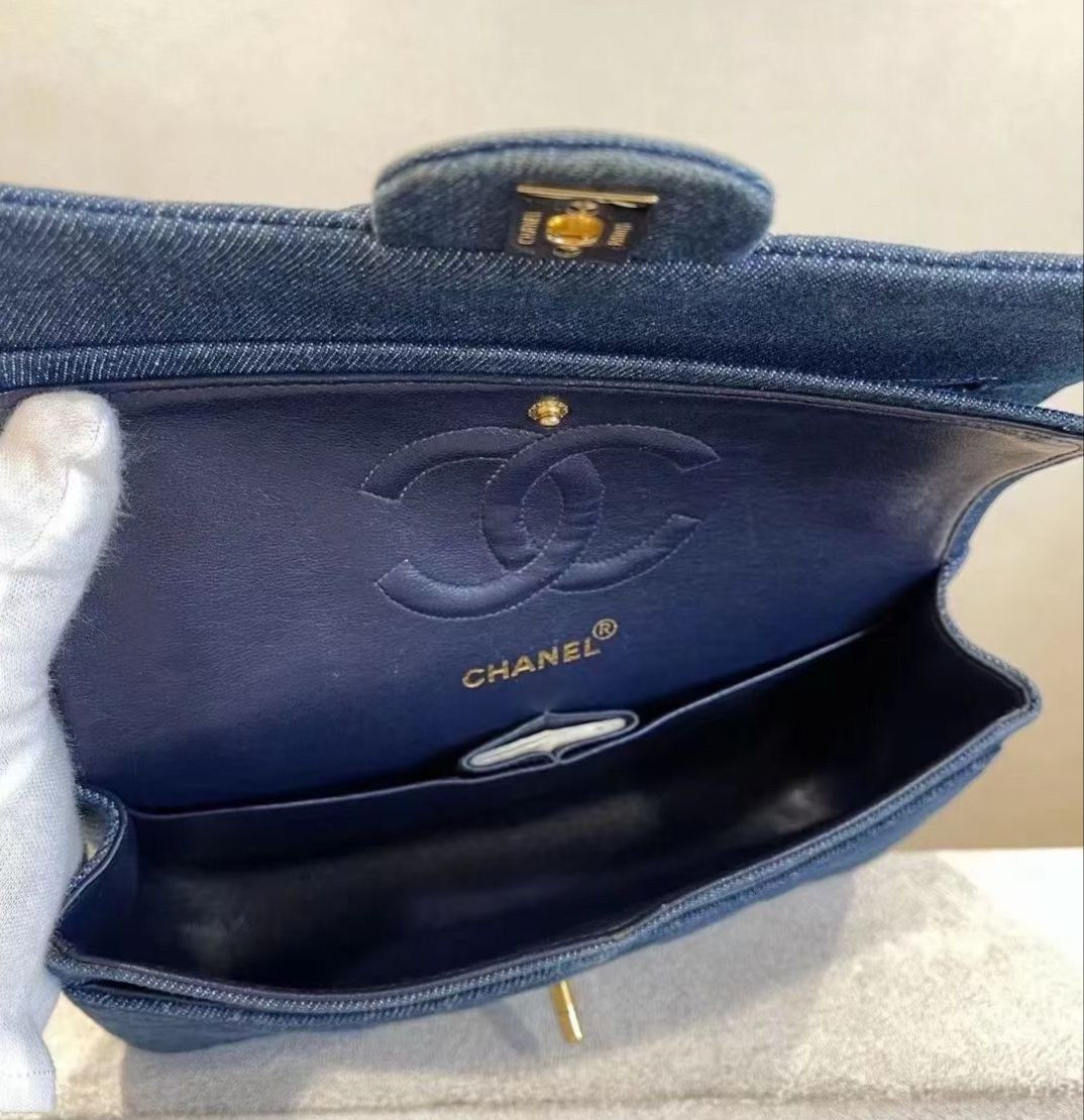[TOP] CH@NEL Classic Flap Bag Denim Medium 25.5cm – Blue & GHW - Chanel