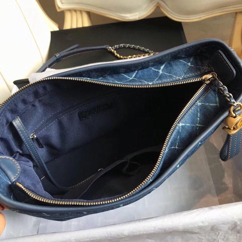 [TOP] CH@NEL Gabrielle Bag Hobo Printed Denim and Leather Small 20cm - Navy Blue - Chanel