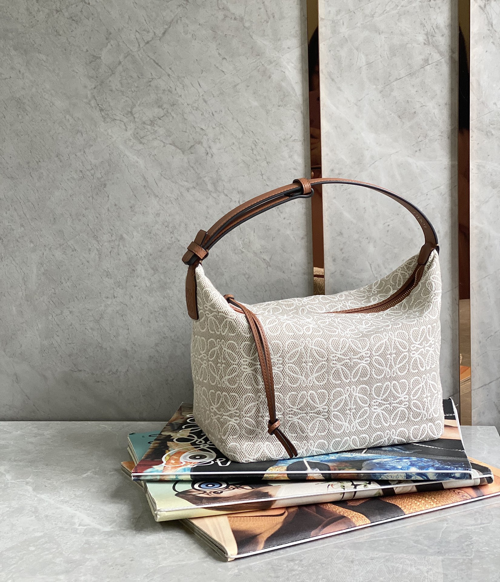 [TOP] LOEW€ Cubi Bag Anagram - Tan - Loewe