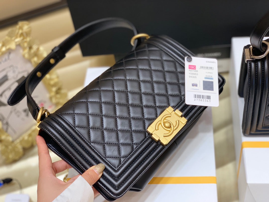 [TOP] CH@NEL Le Boy Bag Smooth Leather Medium 25cm - Black & GHW - Chanel